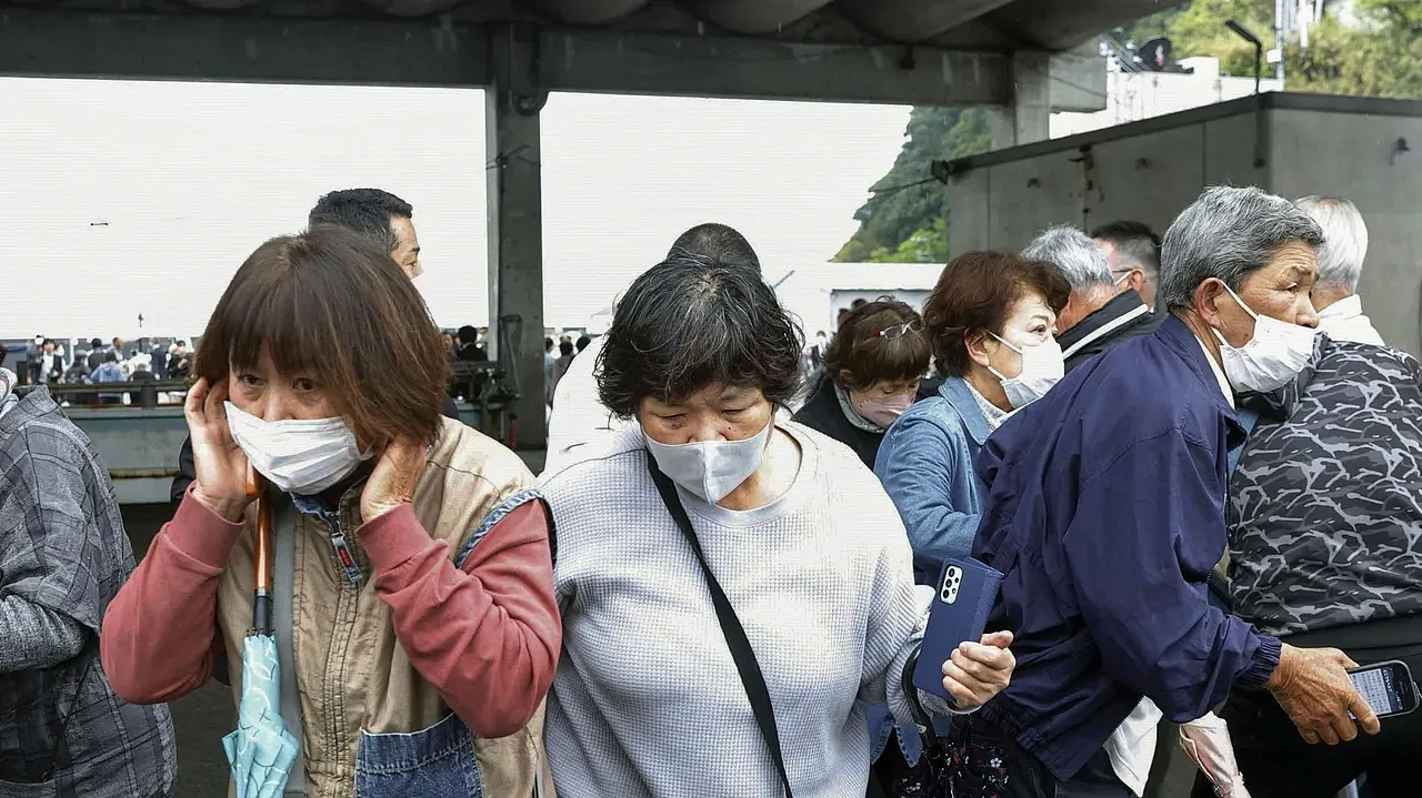 日本首相岸田文雄遇袭，嫌犯投掷爆炸物曝光！专家说是“这种”炸弹（组图） - 3