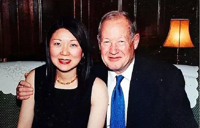 69岁英国富豪：爱上33岁中国外卖员，连生三个孩子，留下巨额遗产（组图） - 1