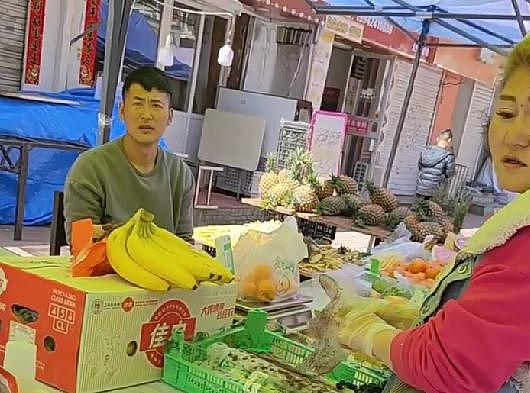 笑喷！香港人在东北买水果火了，本人回应还来了段绕口令（视频/组图） - 2