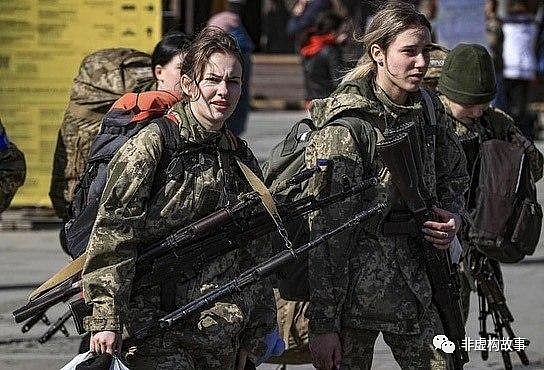 痛心！美丽的乌克兰女兵 VS 堆积如山的尸体（组图） - 5
