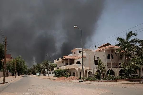 苏丹发动政变：400人死伤！战机轰炸城市、波音飞机被炮弹击中（组图） - 21