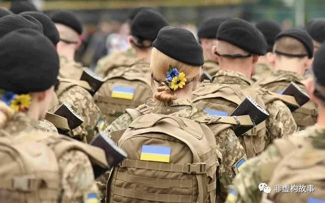 痛心！美丽的乌克兰女兵 VS 堆积如山的尸体（组图） - 4