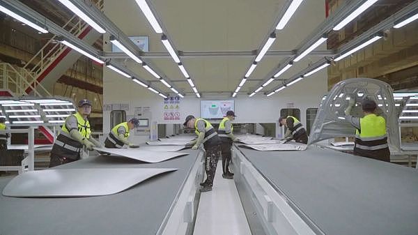 特斯拉上海第二座超级工厂募工！一线工人月薪1万人民币（组图） - 2
