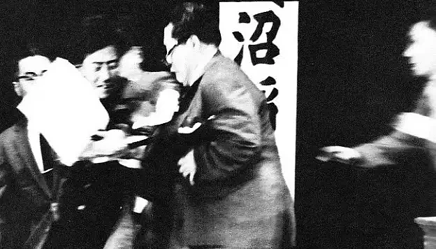 日本首相岸田“遇刺”，自导自演的“苦肉计”？（组图） - 8