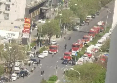 21人死亡！北京一医院发生火灾，现场浓烟滚滚，医护跳窗逃生（视频/组图） - 3