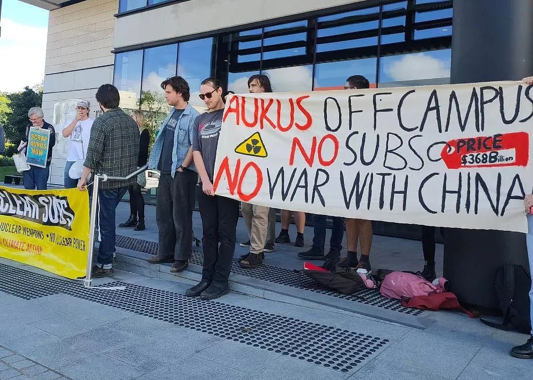 “我们不想和中国打仗！”新西兰国会正门口，突然出现这一幕（组图） - 16