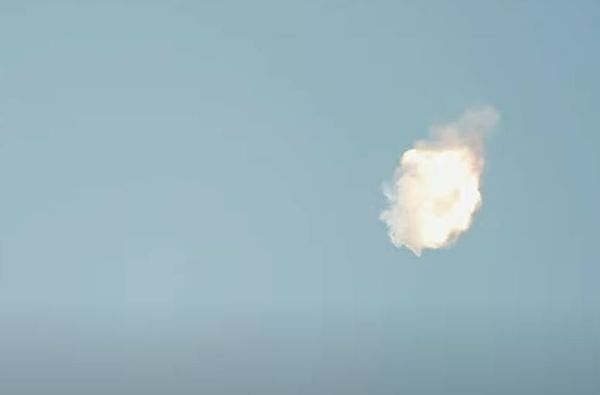 马斯克目睹星舰爆炸瞬间，表情曝光！发文：恭喜SpaceX（组图） - 3