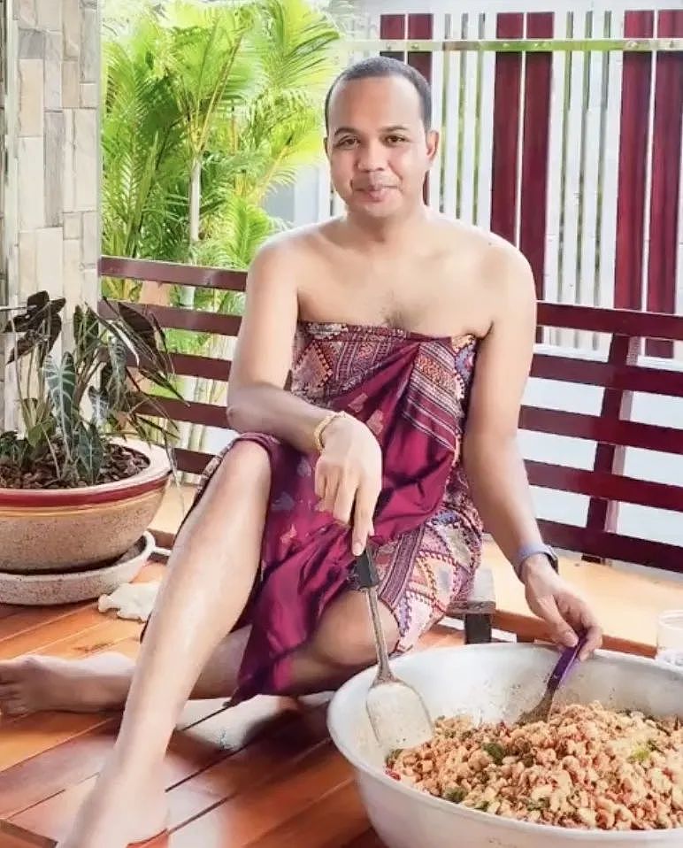 和尚当腻了？泰国僧人还俗当跨性别网红，喜提豪车和鲜肉男友…（组图） - 9