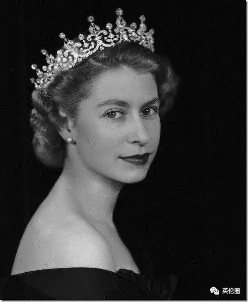 女王去世后首个生日，英媒追忆： 她工作到最后一刻！ 查尔斯：我还是很想妈妈...（组图） - 4