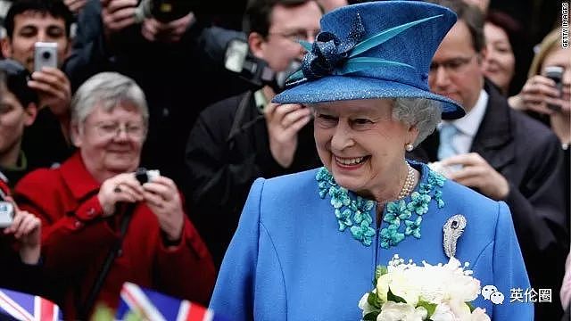 女王去世后首个生日，英媒追忆： 她工作到最后一刻！ 查尔斯：我还是很想妈妈...（组图） - 60