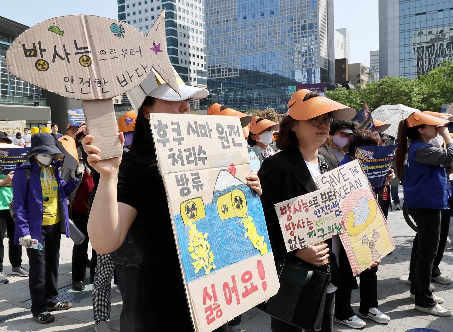 韩国百余市民团体在日本领事馆前怒批核污水排海（组图） - 4