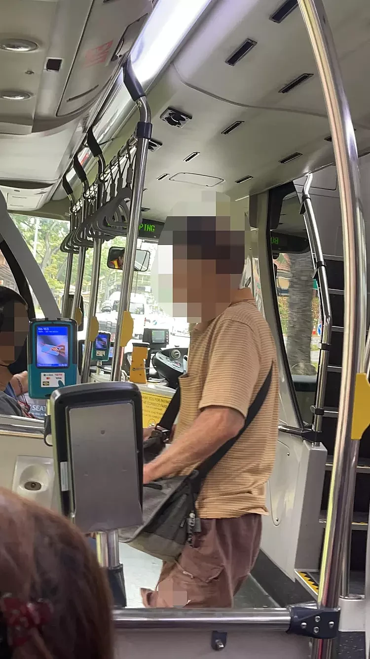 新加坡一男子在巴士上盯着美女自慰！女乘客被吓到：他动作超级大，呻吟声也很大（组图） - 6