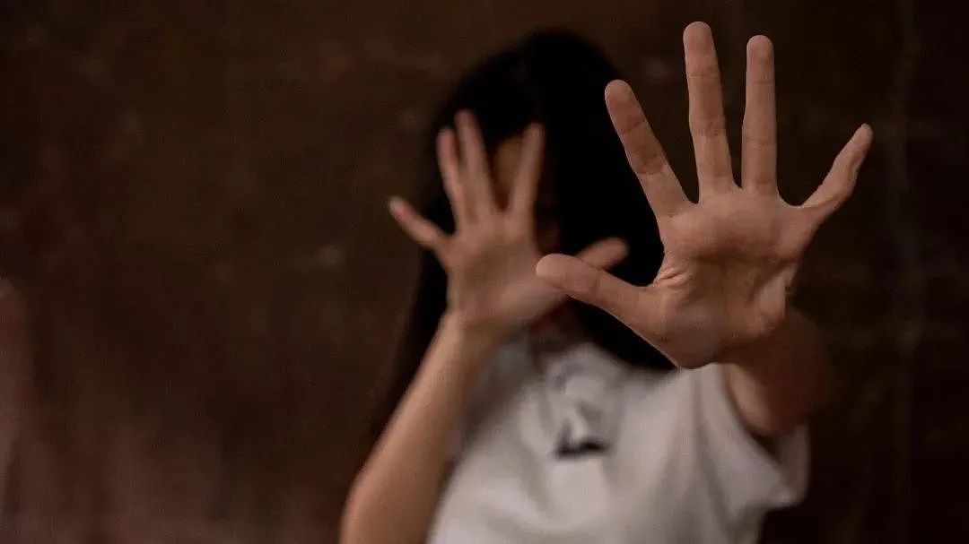 1.3亿人在围观：已婚男猥亵9岁女童遭报应，网友呼吁把鞭刑引进到中国（组图） - 1