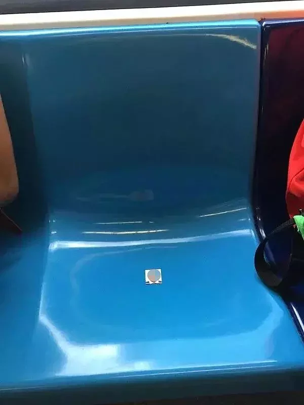新加坡一男子在巴士上盯着美女自慰！女乘客被吓到：他动作超级大，呻吟声也很大（组图） - 2