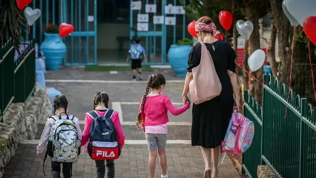 10万中产涌向海外陪读：孩子没进藤校，成了妈妈的“后遗症”（组图） - 2