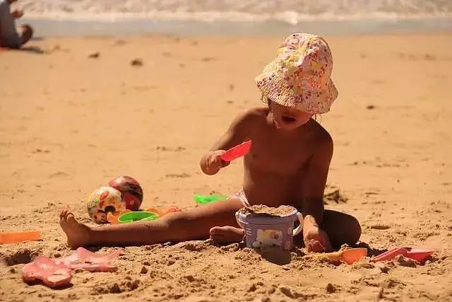 妈妈一转身，6岁孩子就消失了！澳洲海滩真实事件，让所有人脊背发凉！有30多人因此丧命...（组图） - 4