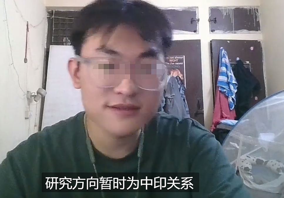 中国留学生晒在印寝室引发热议！三大汉挤一屋，40°高温停水不能洗澡（组图） - 3