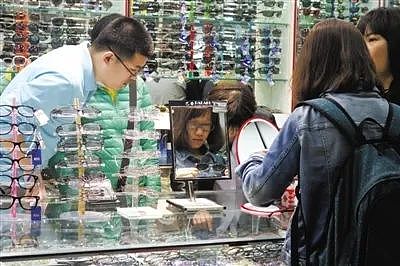 眼镜业智商税，收割一半中国人：398元，赚380元（组图） - 6
