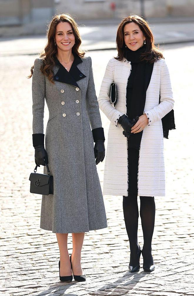 凯特王妃与丹麦女王合影时站姿引热议，网友：这才是真正的贵族（组图） - 6
