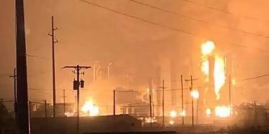 加拿大地铁站爆炸，火光冲天，乘客撤离， 石油厂爆炸2人死伤（组图） - 11