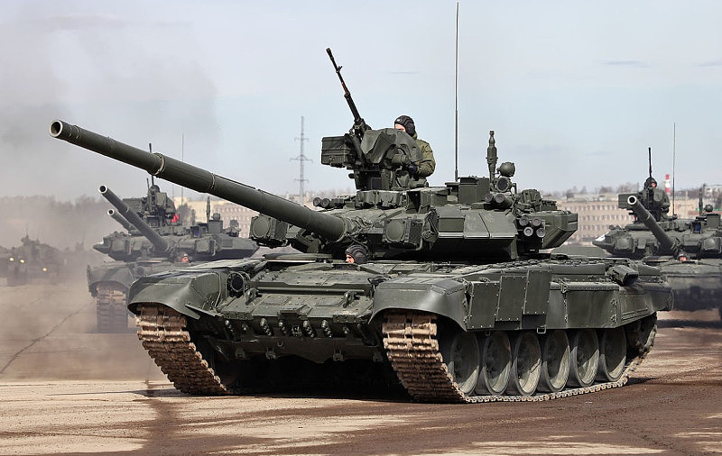 腐败到离谱！俄军上校盗卖7台自家T-90坦克引擎（组图） - 2
