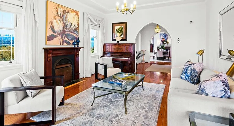 势头正劲！悉尼东区的一栋房屋在 “精彩 “的拍卖中以高于底价210万澳元成交（组图） - 4