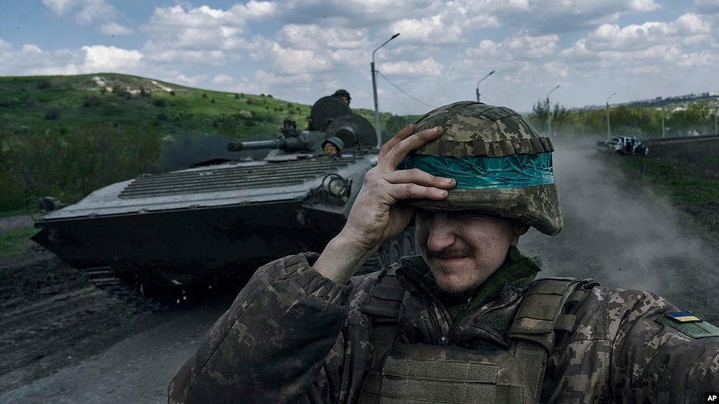 北约：盟国向乌克兰提供1550辆战车和“大量“弹药（图） - 1
