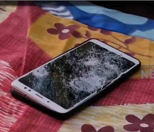 手机爆炸夺命！8岁女童用手机看片遭炸死，死状极恐怖（组图） - 3