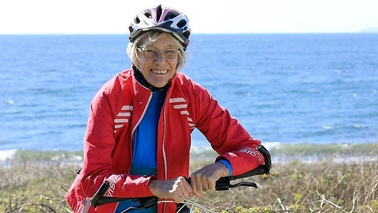 英国84岁婆婆3度经历丧儿之痛，藉踩单车疗伤绕苏格兰1圈筹款（组图） - 1