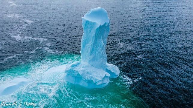 纽芬兰冰山“超像男人GG”暴红！一柱擎天笑翻全球：冻僵了（视频/组图） - 2