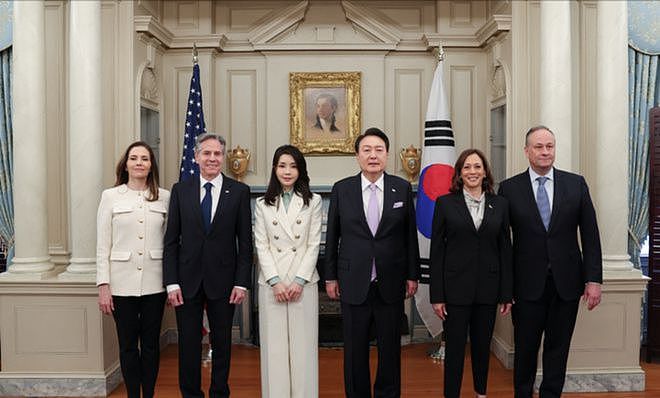 韩国总统夫人的美国时装秀，惹毛了谁（组图） - 15