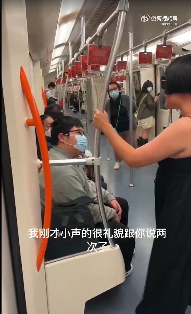上海孕妇地铁逼男子让座被拒，吼：就问你让不让（组图） - 6