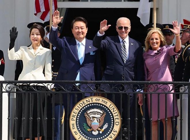 韩国总统夫人的美国时装秀，惹毛了谁（组图） - 8