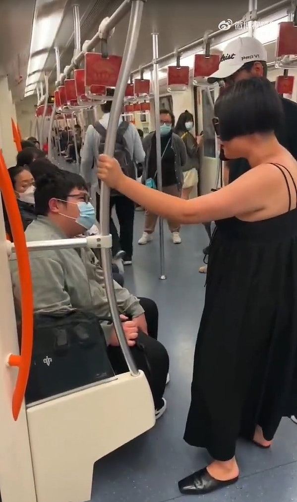 上海孕妇地铁逼男子让座被拒，吼：就问你让不让（组图） - 5