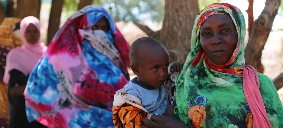联合国：苏丹爆发全面人道灾难，数万人逃离苏丹（组图） - 14