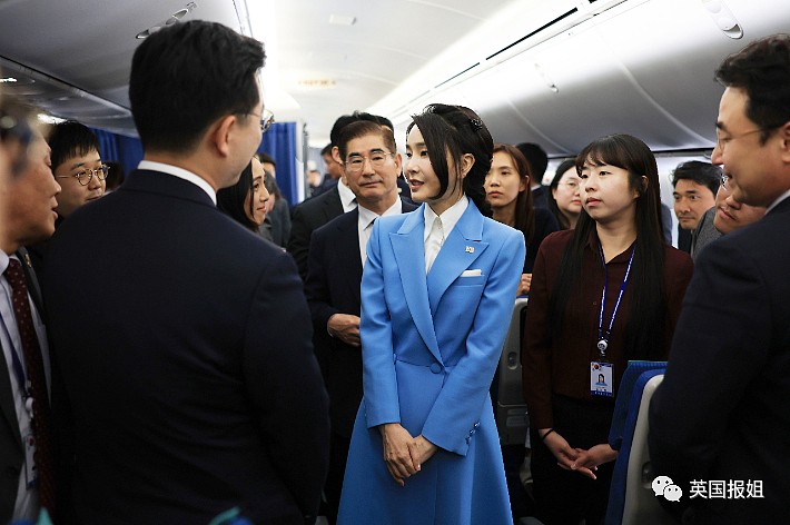 韩总统夫人访美走“时装秀”抢尽风头！换20套衣服，曝光比总统都多，网友喷：要篡权？（组图） - 3