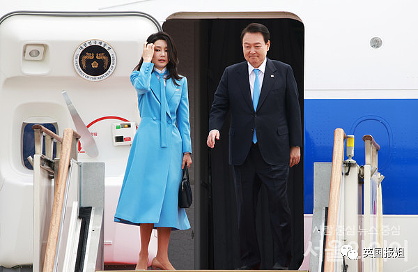 韩总统夫人访美走“时装秀”抢尽风头！换20套衣服，曝光比总统都多，网友喷：要篡权？（组图） - 5