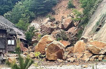 日本突发6.5级强震，已23死伤！ 11分钟狂震4次 ，路裂屋倒土石崩落！（组图） - 19
