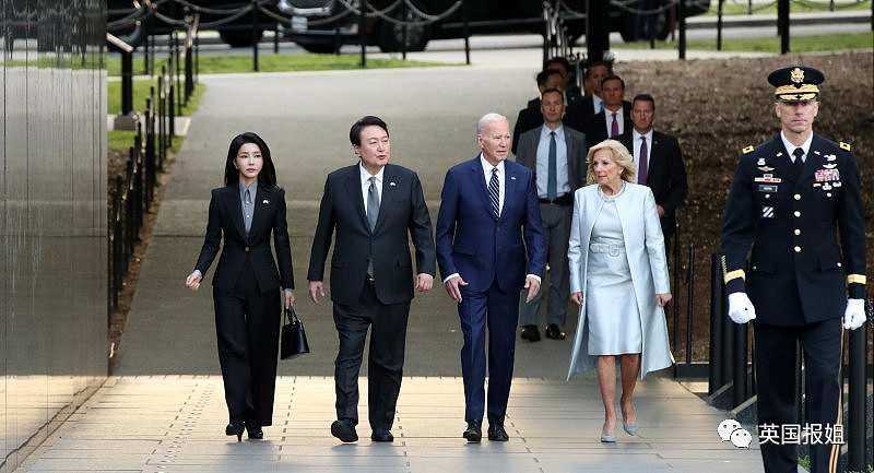 韩总统夫人访美走“时装秀”抢尽风头！换20套衣服，曝光比总统都多，网友喷：要篡权？（组图） - 11
