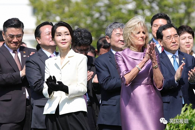 韩总统夫人访美走“时装秀”抢尽风头！换20套衣服，曝光比总统都多，网友喷：要篡权？（组图） - 18