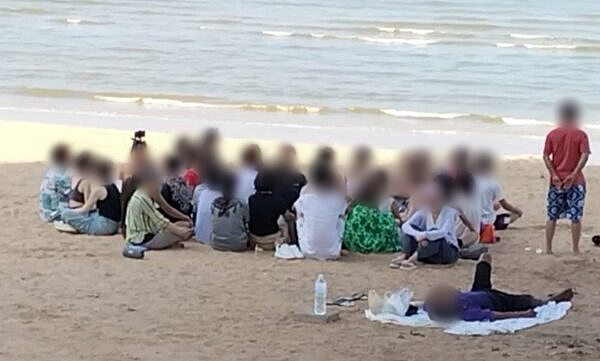 45名中国游客在芭提雅海滩大喊大叫、唱歌跳舞，吓得泰国民众集体报警....（组图） - 2
