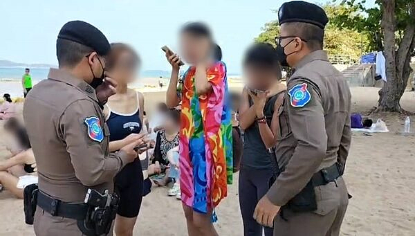 45名中国游客在芭提雅海滩大喊大叫、唱歌跳舞，吓得泰国民众集体报警....（组图） - 4