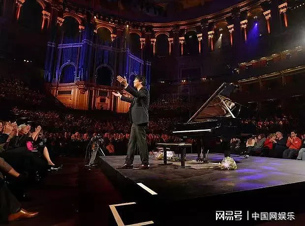 中国钢琴家郎朗受邀在英国查尔斯国王加冕音乐会上演奏（图） - 2