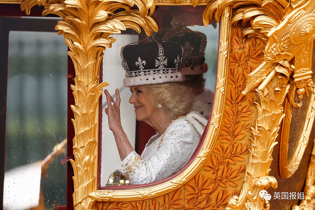 “70年太子”查尔斯终于加冕为王！卡米拉封后笑开花，夏洛特公主被评“女王转世”（组图） - 101