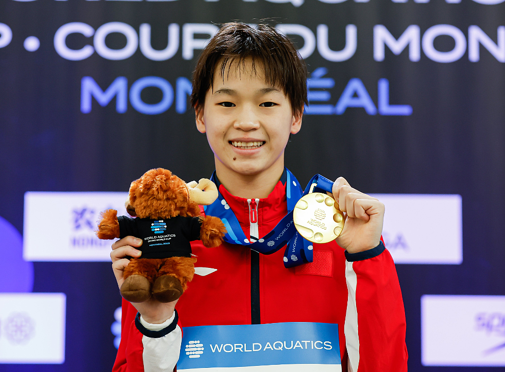 华人沸腾！16岁中国选手全红婵加拿大夺冠！6个裁判给满分，惊艳全世界（组图） - 1