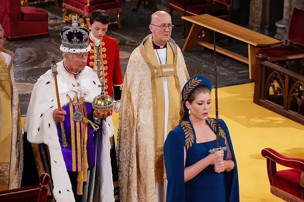 汉堡王竟成加冕礼的最大赢家！查尔斯偷偷吐槽被抓包，小王子口误唱成“女王”（视频/组图） - 14