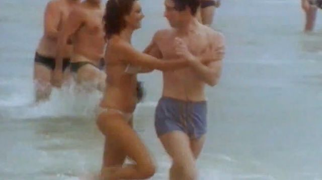 英王查尔斯访澳，遭辣模献吻，“竟是圈套”！44年前海滩香艳一幕让她红了（组图） - 2