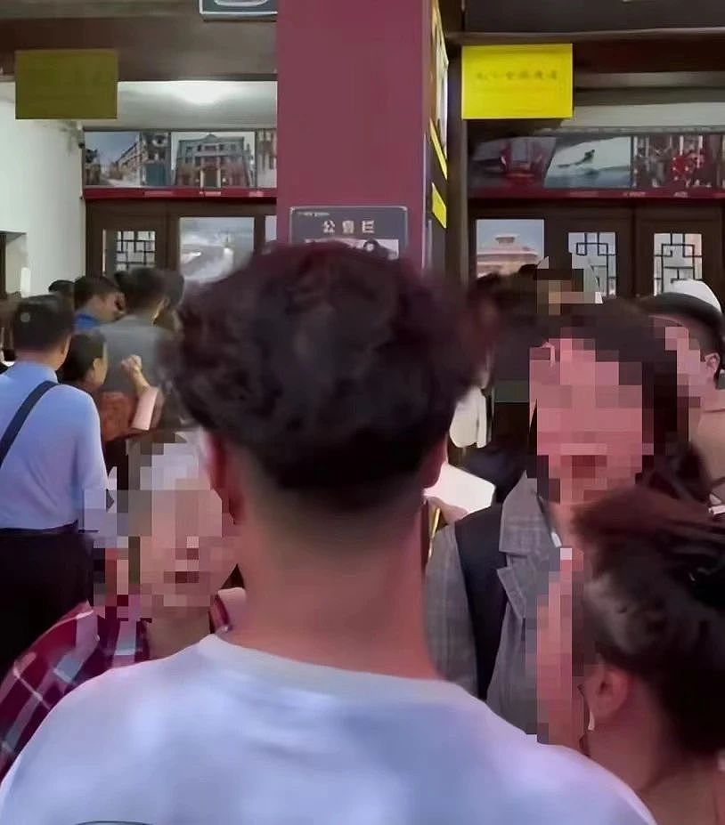 中国游客在泰国机场“集体插队”惹众怒？女领队：我一人排队等于整个旅游团排队......（视频/组图） - 3