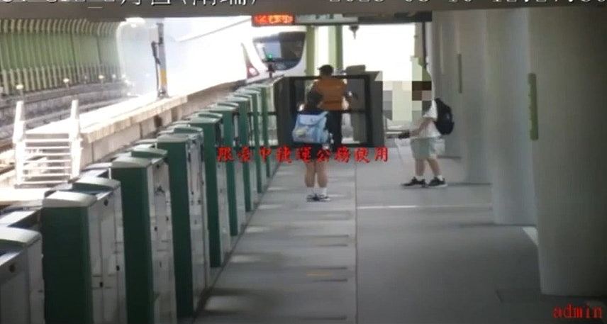台中捷运事故，CCTV曝光关键48秒：列车撞上吊臂，保安举手通报拦不住（视频/组图） - 4
