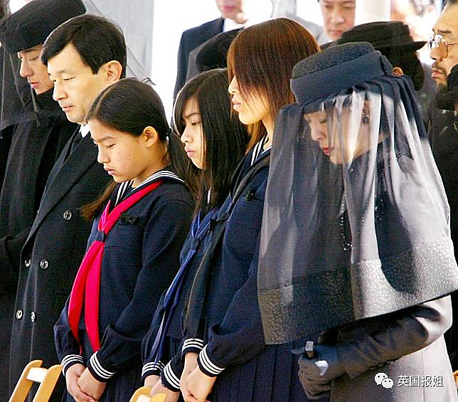 日本最霸气时尚王妃！丧夫后独掌大权，带3个女儿建超酷“母系家族”，王室也被她拿捏？（组图） - 36